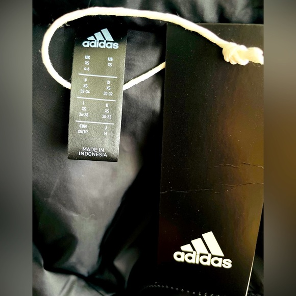 Adidas Essentials Thermal Hooded Jacket - Picture 4 of 4